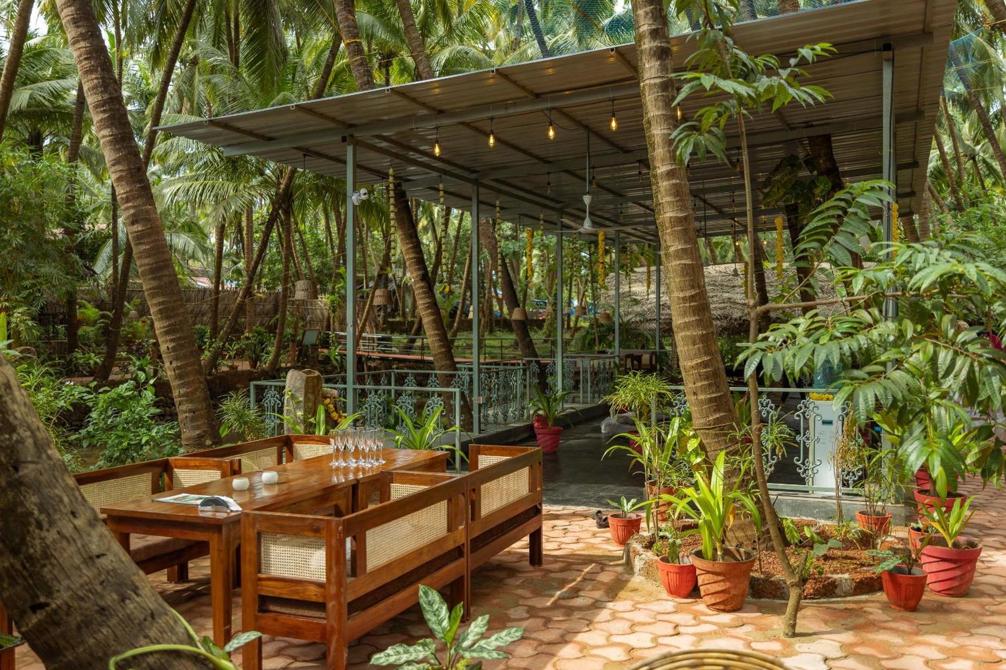Palm Trees Ayurvedic Heritage Patnem Beach Exterior foto