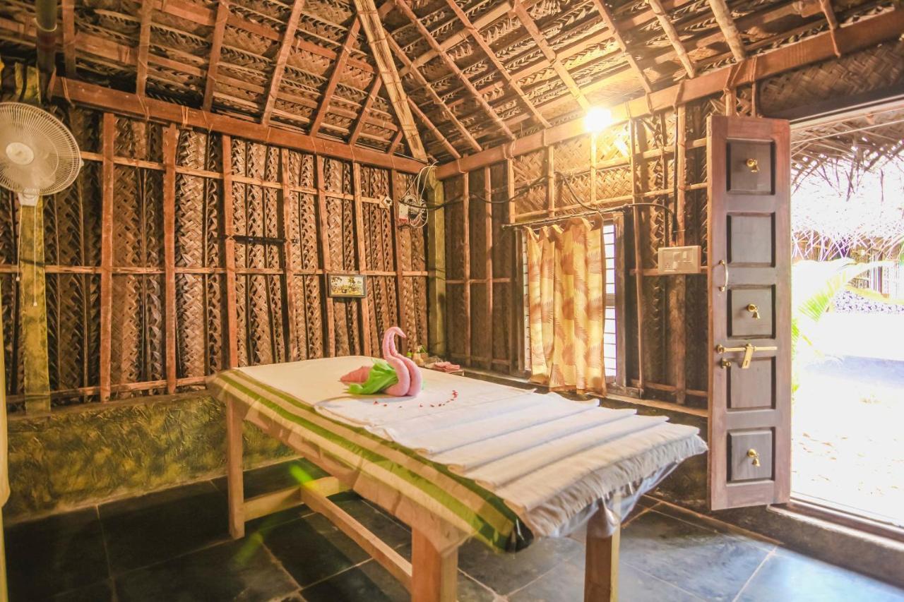 Palm Trees Ayurvedic Heritage Patnem Beach Exterior foto